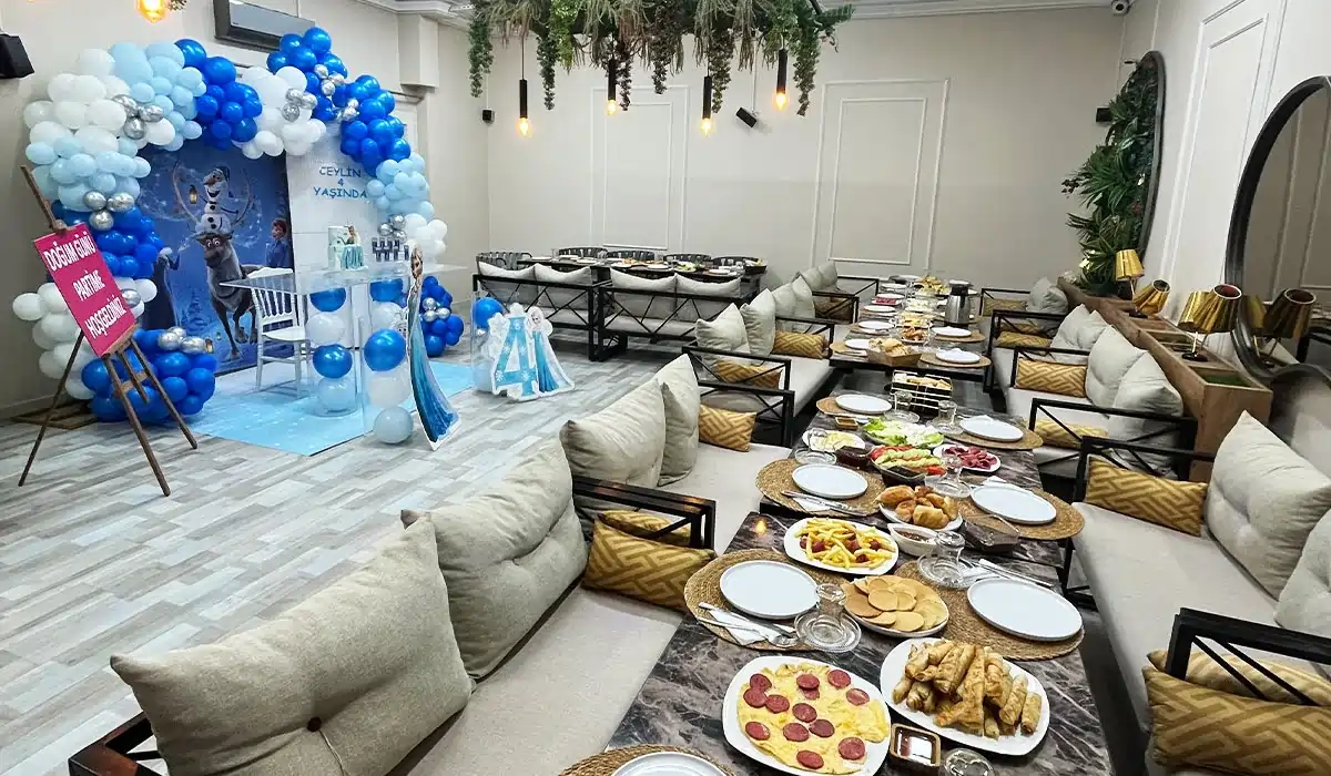 Parti Mekanı Görünümü Gülayşe Akademi Oyun ve Parti Evi Beylikdüzü doğum günü salonu genel görünüm
